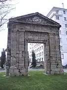 Porte de l'ancien séminaire de Brest (XVIIIe&nbsp;siècle) devenu école des mécaniciens puis caserne Guépin.