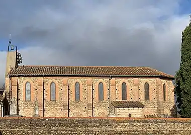Côté cimetière.