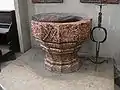 Baptistère gothique en marbre (XVIe siècle)
