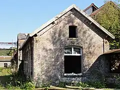 Un bâtiment annexe.