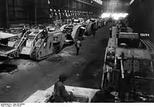 Les premiers panzers allemands sont des chars britanniques capturés et réparés comme ici à Charleroi (Belgique) en 1918.