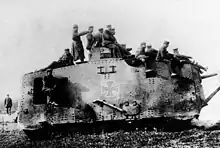 Un A7V en action en juillet 1918.