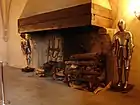 Armure et foyer.