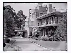 Burnham Beeches, Sherbooke (en), Australie (1947) .
