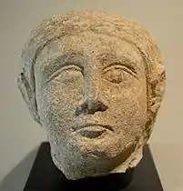 Tête d'une femme.