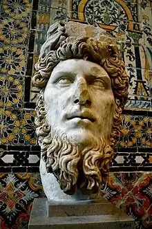 Buste de Lucius Aurelius Verus provenant de Dougga et réalisé en marbre.