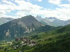 Vue aérienne de la station.