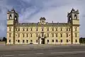 Façade sur la ville.