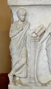 Calliope, détail du « sarcophage des Muses », œuvre romaine du IIe&nbsp;siècle ap. J.-C.