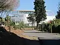 Le nouveau Palais des Congrès correspondant au plan d'urbanisme de piétonisation (accessible aux PMR avec passerelles). Le Belvedère. 2019.