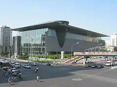 Musée de la capitale, Pékin. Jean-Marie Duthilleul et Kai Cui, 2005. Avec une superficie de 63&nbsp;000&nbsp;m2, il était en 2009 le plus grand musée du pays.