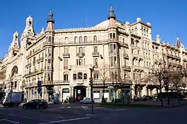 Chanfrein à 45 degrès pour faciliter la visibilitéPasseig de Gràcia.