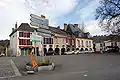 Mairie et office du tourisme.