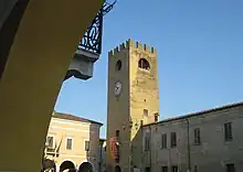 Place Mazzini et tour civique