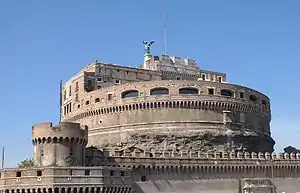 Vue du château depuis le lungotevere Castello.