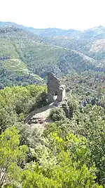 un tour en ruine