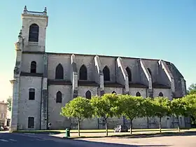 L'église Notre-Dame, vue nord (avril 2013).