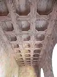 Le plafond à caissons.
