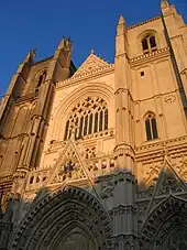 Façade de la cathédrale Saint-Pierre-et-Saint-Paul de Nantes.