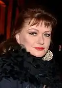 Catherine Jacob interprète Caroline.