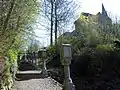 Le chemin de croix en pierre.