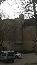 L'échauguette donnant sur le portail d'entrée