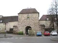 Porte d’Arans, XVIe&nbsp;siècle, sur le site de l'ancien château.