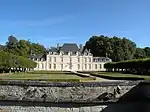 Le château de Saint-Cyr.