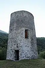 La tour ronde restaurée.