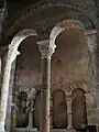 Arcature entre le chœur et une absidiole méridionale