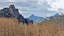 Les gorges, dominées par deux châteaux cathares (2015).