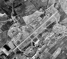 Vue aérienne de la base en 2003.