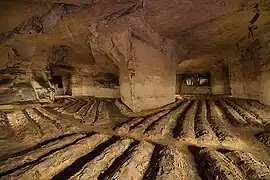 Ancienne champignonnière souterraine, culture en meules du champignon de Paris.