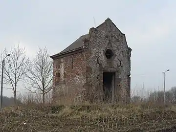 Chapelle Notre-Dame de la Consolation. Restaurée au début du XXe siècle, actuellement abandonnée et saccagée,.