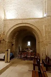 Chapelle romane.