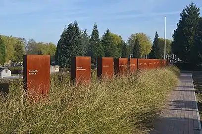 Stèles des victimes civiles de la Première Guerre mondiale.