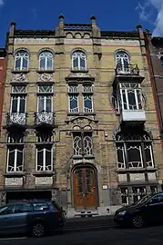 Maison des médecins (1908), de style art nouveau baroquisant[réf.&nbsp;nécessaire].
