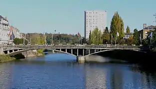 Charleville-Mézières sur la Meuse, principale ville du département des Ardennes.