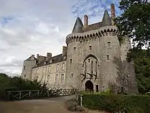 Entrée du pont-levis.