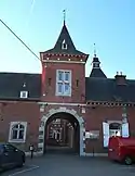 Tour-porche du Château d'Awans.
