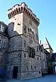 Tour centrale du Château de Rânes, XVe&nbsp;siècle (Baronnies de Rasnes et de Saint-Georges d'Aunay, branche dite d'Annebecq)
