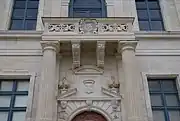 Colonnes doriques au château d'Ancy-le-Franc (XVIe siècle).