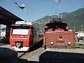 Automotrice NINA qui côtoie une locomotives de manœuvre