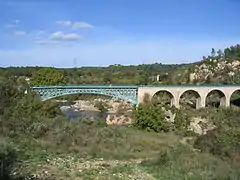 Vue générale du pont de Réals depuis la gare de Réals en 2007.