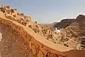 Chemin au pied du ksar.