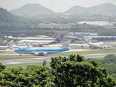Le terminal cargo.