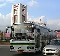 Un bus municipal de la Metropolitan Transport Corporation (en) à Royapettah.