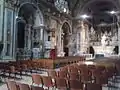 Intérieur de l'église, côté gauche.