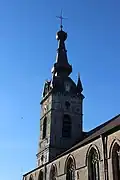 Le clocher de la collégiale.