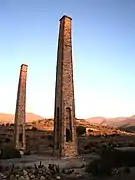 Cheminée d'une ancienne fonderie de cuivre.